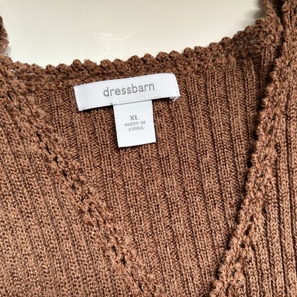 button-down blouse with details on the edges - Picture 12 of 14